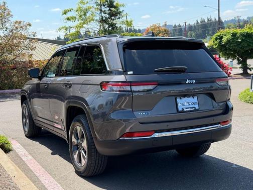 Metallic 2022 Jeep Grand Cherokee 4xe Base