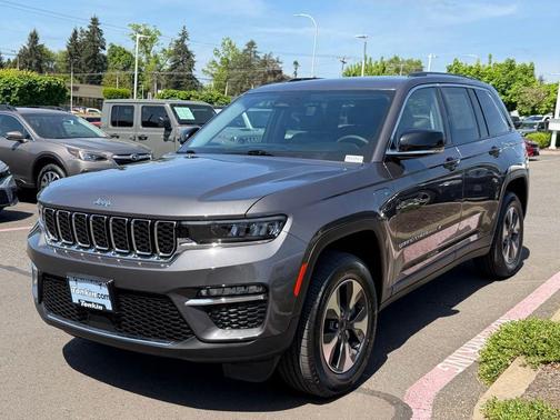 Metallic 2022 Jeep Grand Cherokee 4xe Base