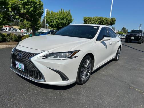 2020 Lexus ES 300h Base