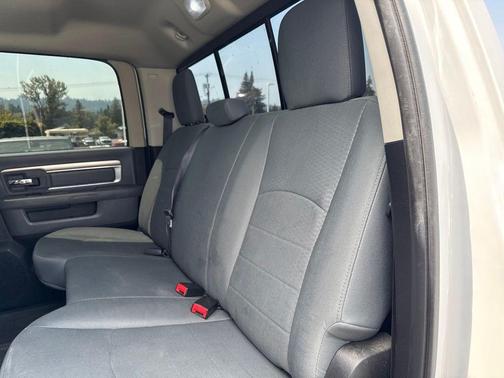 Bright White Clearcoat 2016 RAM 2500 SLT