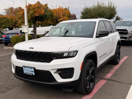 2025 Jeep Grand Cherokee Laredo