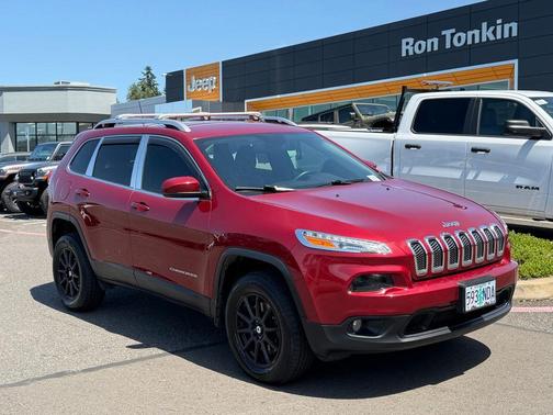 Deep Cherry Red Crystal Pearlcoat 2017 Jeep Cherokee Latitude