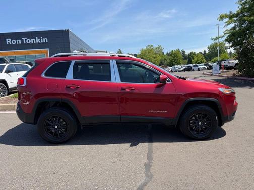 Deep Cherry Red Crystal Pearlcoat 2017 Jeep Cherokee Latitude