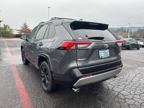 2022 Toyota RAV4 Hybrid SE