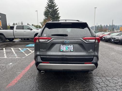 2022 Toyota RAV4 Hybrid SE
