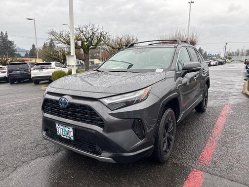 2022 Toyota RAV4 Hybrid SE