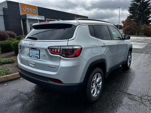 2025 Jeep Compass Latitude