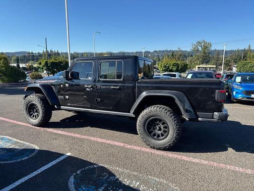 Black Clearcoat 2020 Jeep Gladiator Rubicon