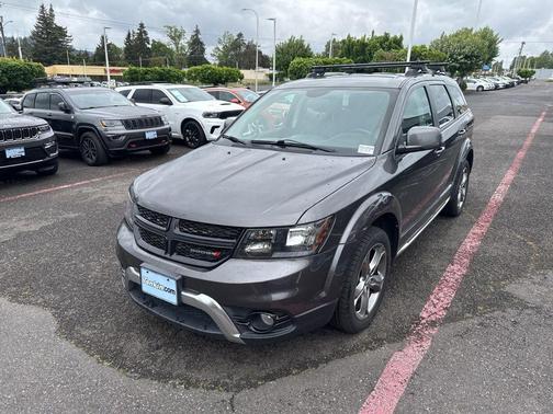 Granite Crystal Clearcoat Metallic 2017 Dodge Journey Crossroad