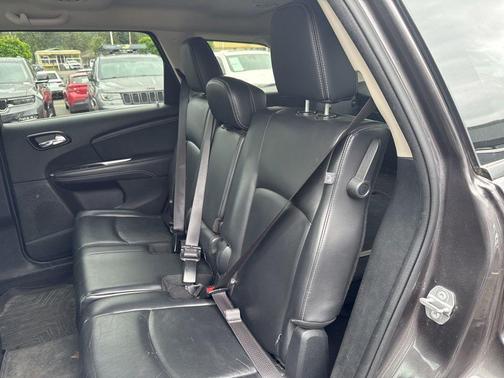 Granite Crystal Clearcoat Metallic 2017 Dodge Journey Crossroad