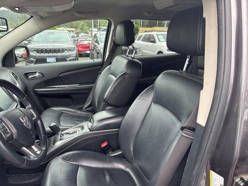 Granite Crystal Clearcoat Metallic 2017 Dodge Journey Crossroad