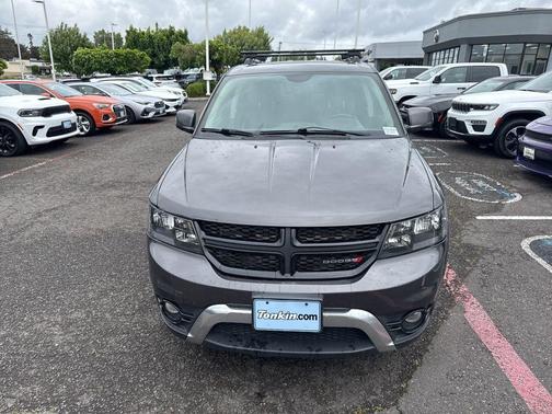Granite Crystal Clearcoat Metallic 2017 Dodge Journey Crossroad