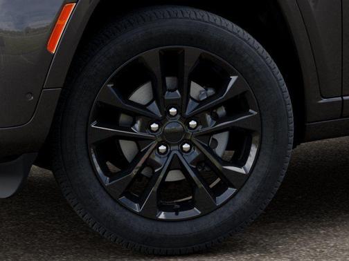 Metallic 2026 Jeep Grand Cherokee Limited