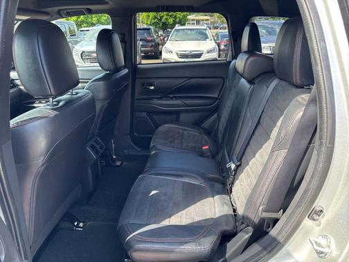 Silver 2020 Mitsubishi Outlander SP