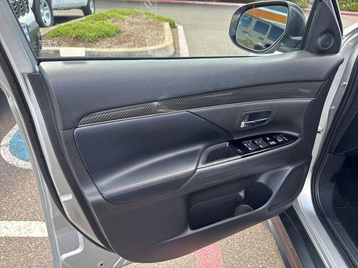 Silver 2020 Mitsubishi Outlander SP