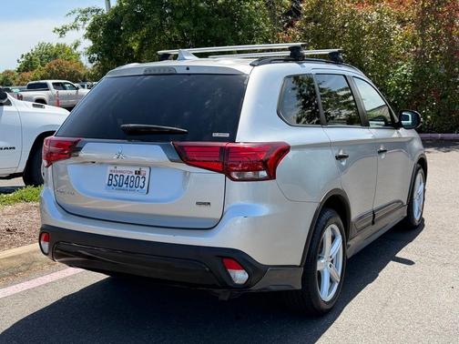Silver 2020 Mitsubishi Outlander SP