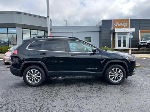 2022 Jeep Cherokee Latitude Lux