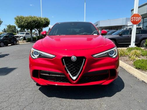 2018 Alfa Romeo Stelvio Quadrifoglio