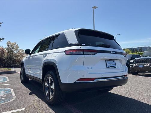 Bright White Clearcoat 2023 Jeep Grand Cherokee 4xe Base