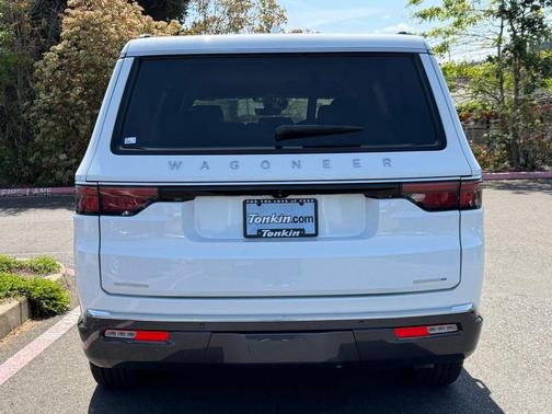Bright White Clearcoat 2022 Jeep Wagoneer Series III