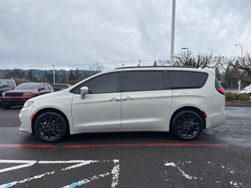 2021 Chrysler Pacifica Touring