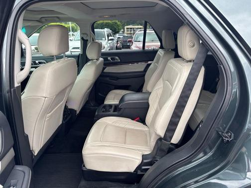 Guard Metallic 2016 Ford Explorer Platinum