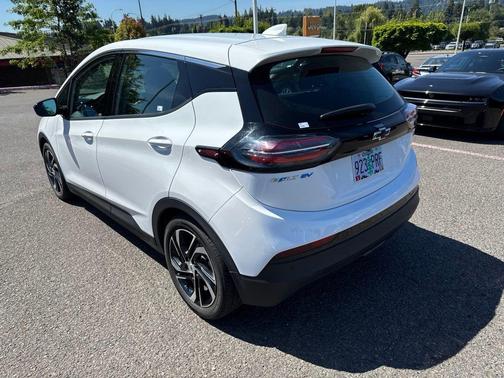 Summit White 2023 Chevrolet Bolt EV 2LT
