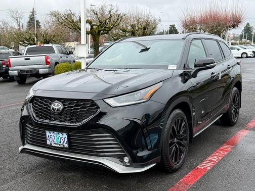 2025 Toyota Highlander XSE