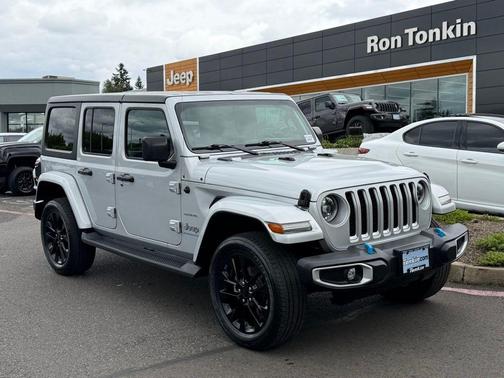 Silver Zynith Clearcoat 2023 Jeep Wrangler 4xe Sahara