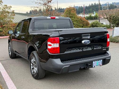 Shadow Black 2024 Ford Maverick XLT