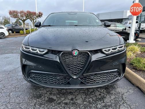 2025 Alfa Romeo Tonale Base