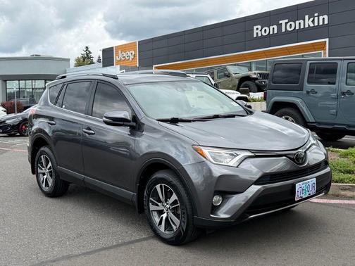 Magnetic Gray Metallic 2018 Toyota RAV4 XLE