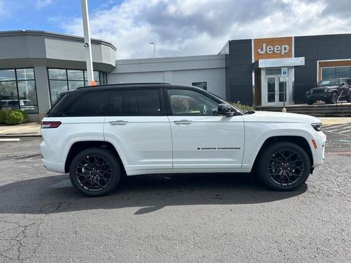 2025 Jeep Grand Cherokee Summit