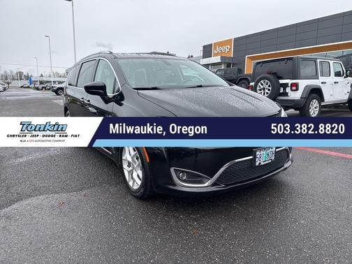 2017 Chrysler Pacifica Touring-L Plus