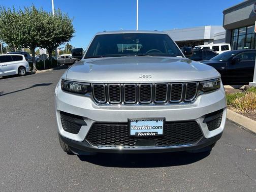 Silver Zynith 2025 Jeep Grand Cherokee Laredo X