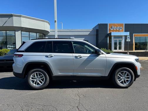 2025 Jeep Grand Cherokee Laredo X