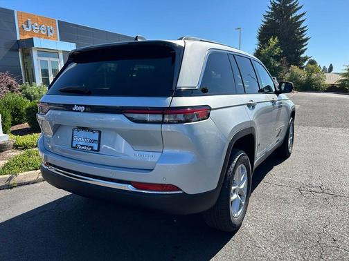 Silver Zynith 2025 Jeep Grand Cherokee Laredo X