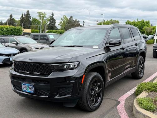 Diamond Black 2025 Jeep Grand Cherokee L Laredo