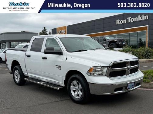 Bright White Clearcoat 2023 RAM 1500 Classic SLT