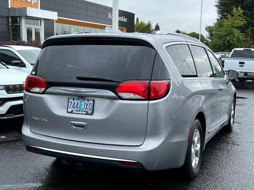 2017 Chrysler Pacifica Touring-L Plus