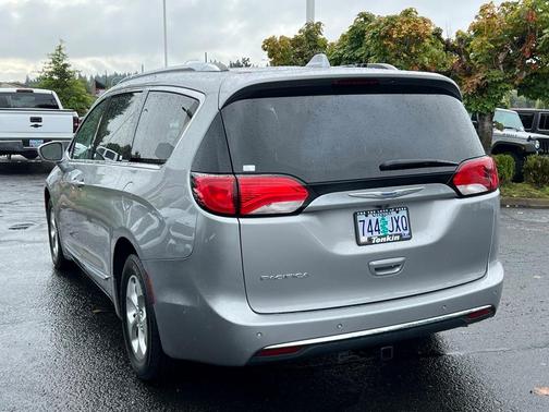 2017 Chrysler Pacifica Touring-L Plus