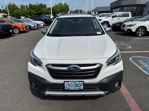 Crystal White Pearl 2022 Subaru Outback Touring
