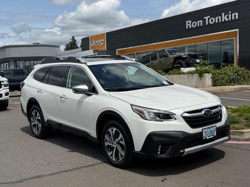 Crystal White Pearl 2022 Subaru Outback Touring