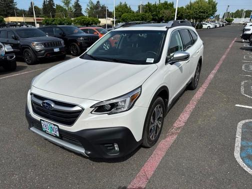 Crystal White Pearl 2022 Subaru Outback Touring