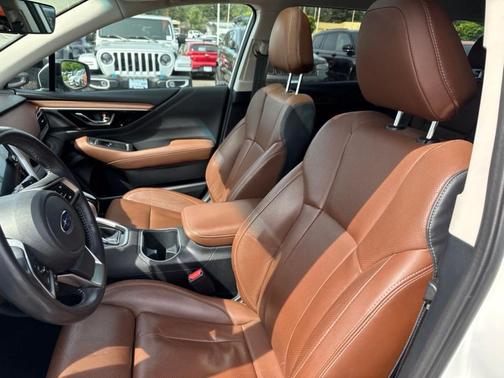 Crystal White Pearl 2022 Subaru Outback Touring
