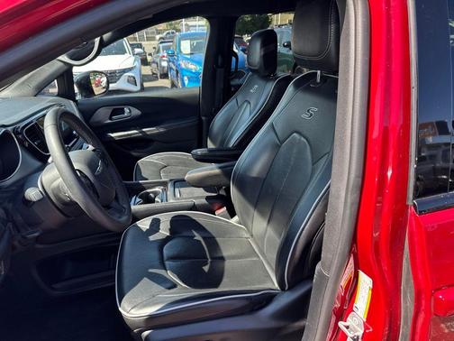 Red 2025 Chrysler Pacifica Limited