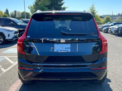 2023 Volvo XC90 B5 Core