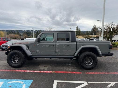 Sting Gray Clearcoat 2023 Jeep Gladiator Mojave