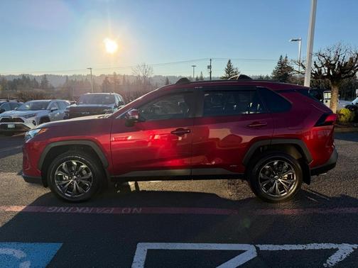 2024 Toyota RAV4 Hybrid XLE Premium