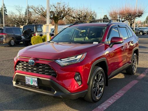 2024 Toyota RAV4 Hybrid XLE Premium
